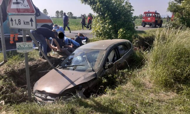 Schianto tra auto e moto, arriva l’elisoccorso ad Agnadello