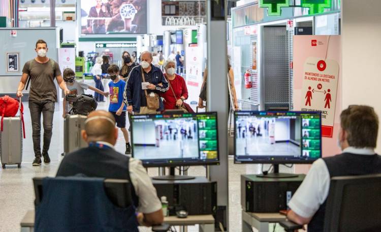 Non solo Green Pass, per viaggiare all’estero serve anche il PLF: cos’è e quando compilarlo