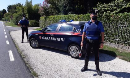 Tenta il furto in una casa, fermato dai Carabinieri: ora si cerca il complice