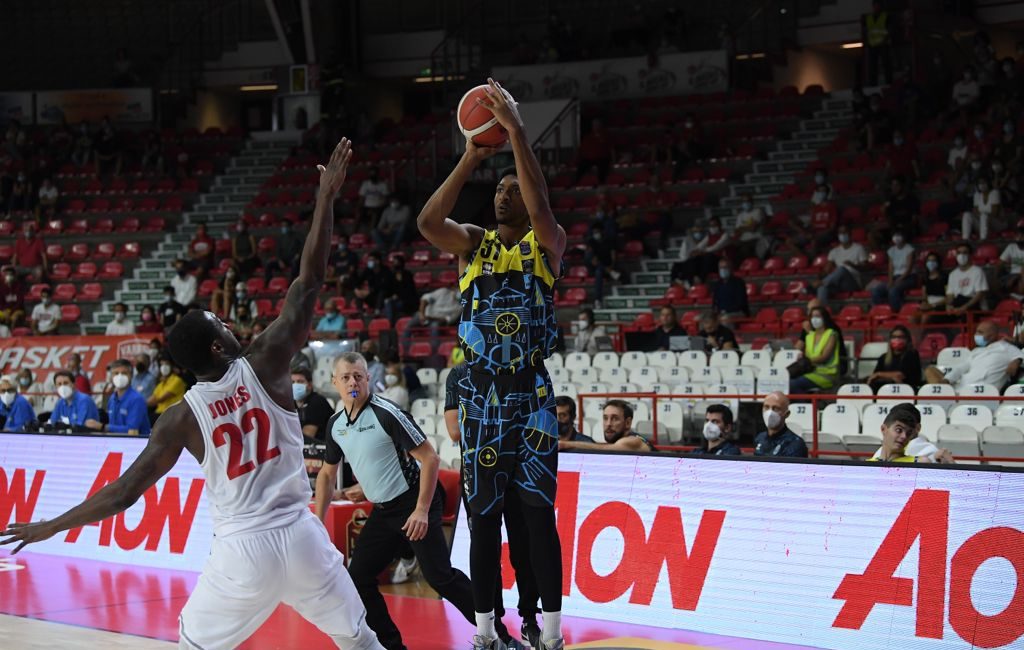 Supercoppa: Vanoli sconfitta a Varese 86-78