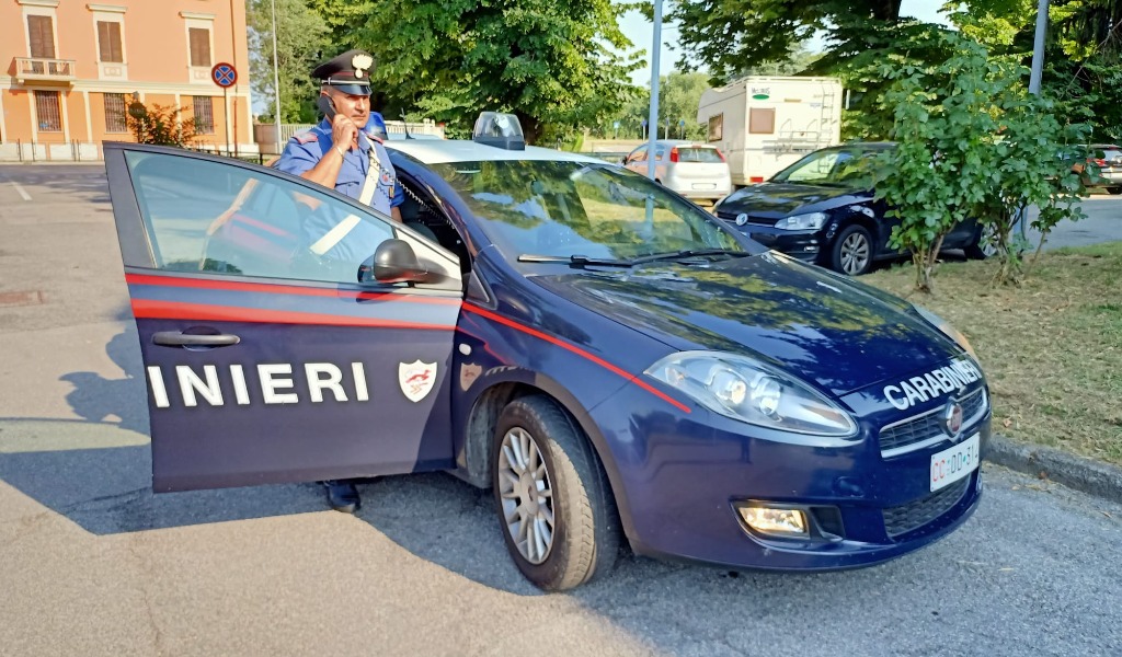 Si attacca alla corrente del vicino, denunciato per furto di energia elettrica