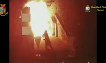 Faida tra clan camorristici: il video della bomba carta fatta esplodere in pizzeria