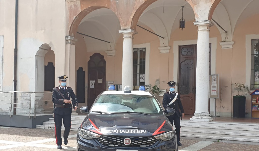 Bigiano a scuola e vanno a rubare in un negozio di articoli sportivi: 4 minorenni denunciati