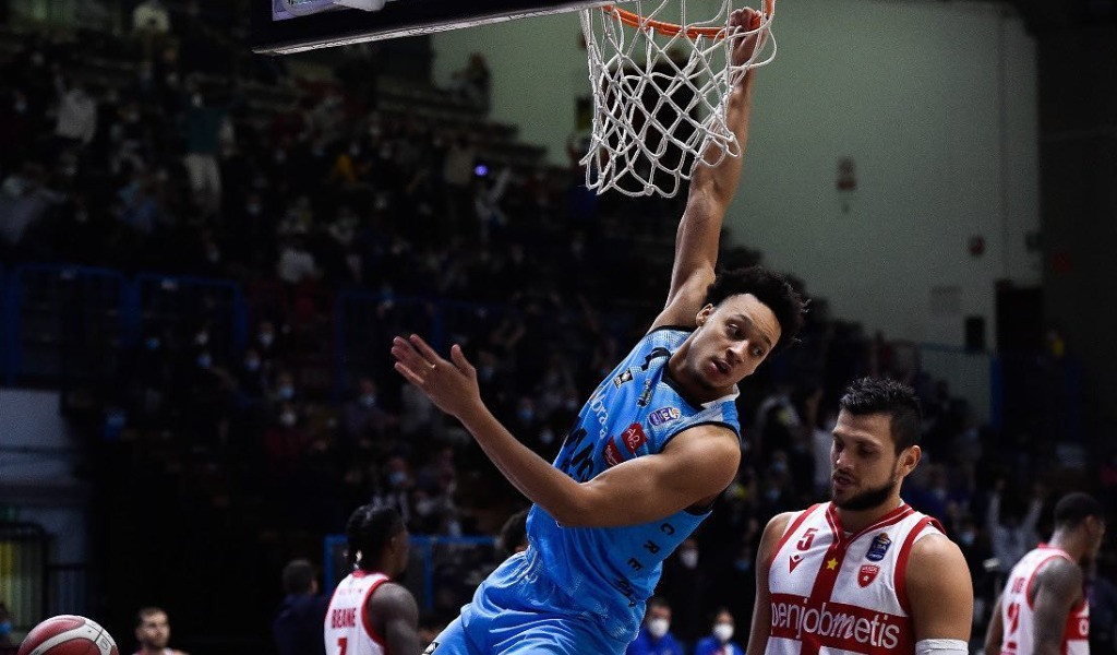 La Vanoli Cremona vittoriosa sulla Openjobmetis Varese 95-78