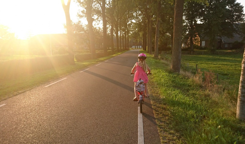 11enne esce da scuola e viene investita mentre torna a casa in bicicletta