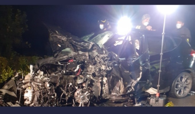 Tragico frontale in auto, muore ragazzo di 27 anni