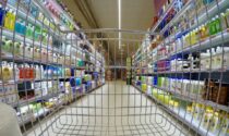 Carrefour cede cento supermercati. I sindacati: "Rischio 1.800 esuberi"