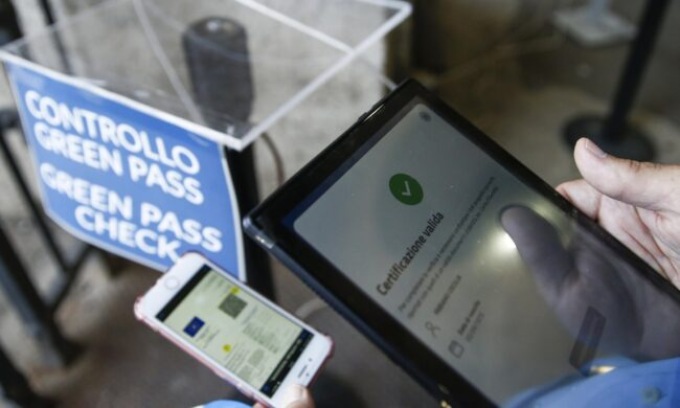 Super Green Pass, avviati i maxi controlli: multato esercizio commerciale