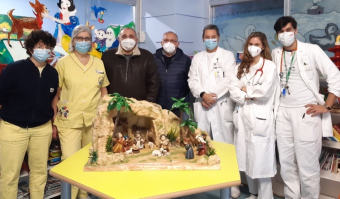 E’ arrivato il Natale in Pediatria! Un presepe in dopo per il reparto
