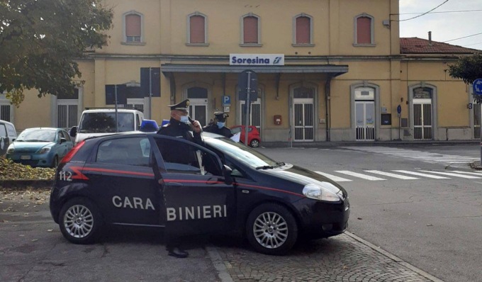 Si presenta alla festa di fidanzamento senza invito, pestato brutalmente