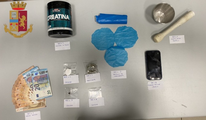 Senza lavoro ma si dà alla bella vita: spacciava cocaina, eroina e marijuana