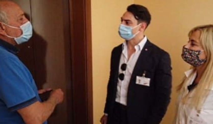 “Trasfertisti” del crimine: razziavano gioielli e denaro ad anziani con la truffa del Covid