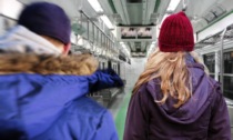 L'incubo di due ragazze vittime di violenza sessuale sul treno in pochi minuti