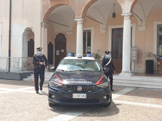 Marito violento e alcolista allontanato da moglie e figlio: divieto di avvicinamento
