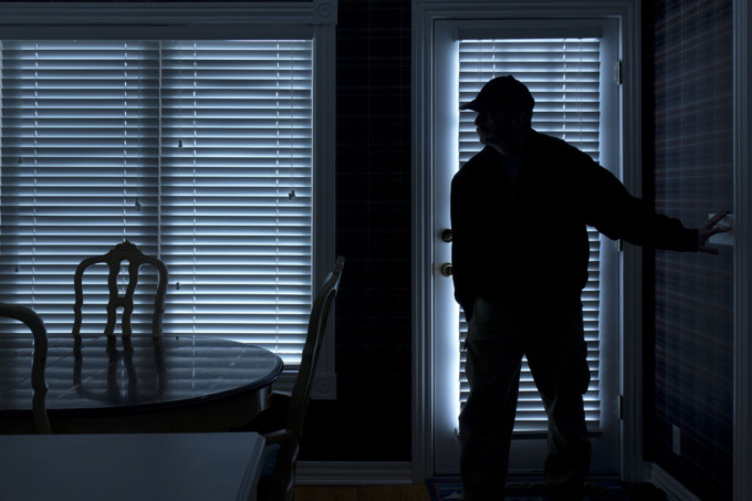 Come difendersi dai ladri in casa: 6 strategie
