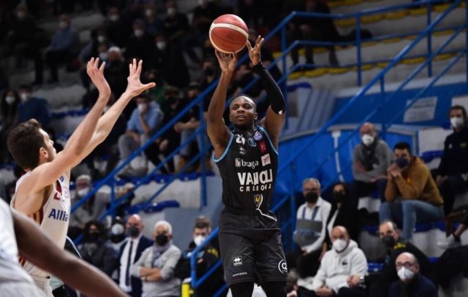 La Vanoli Cremona al PalaRadi perde 75-80 contro Trieste