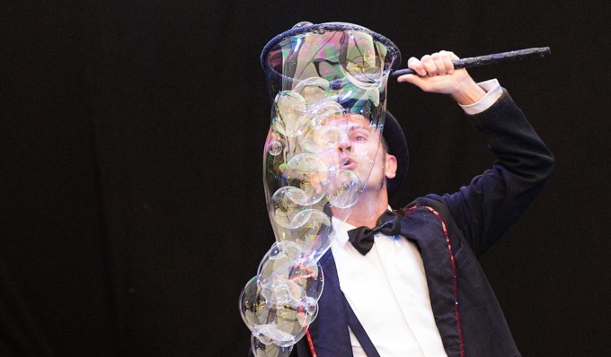 Ouverture des Saponettes, un concerto per bolle di sapone