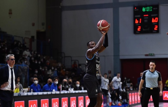 La Vanoli Cremona inizia il girone di ritorno con una vittoria e sconfigge Venezia 85-82