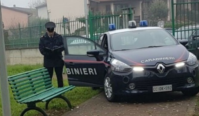 Violenze e maltrattamenti per ottenere i soldi per la droga, madre denuncia il figlio