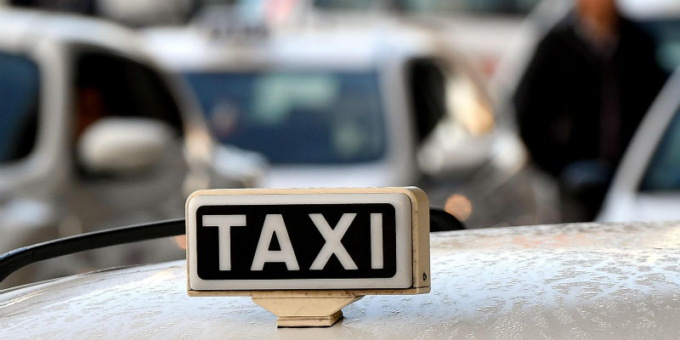 Cremona riorganizza il servizio taxi: nuovi orari, turni e tariffe dal 1° aprile