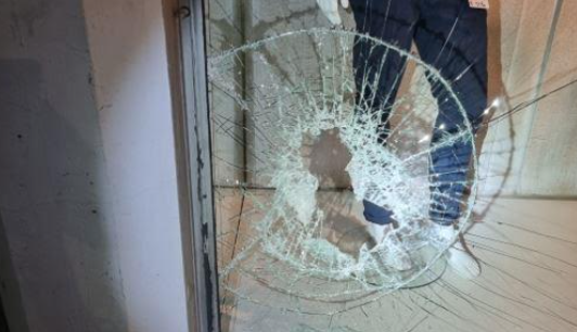 Tenta la spaccata in un negozio e ruba denaro da due auto in sosta: arrestato pluripregiudicato cremonese