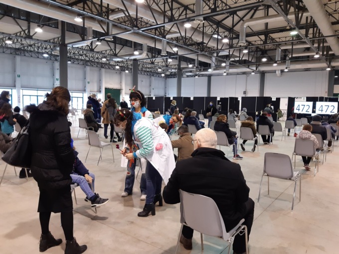 Hub vaccinale CremonaFiere, nuovi orari di apertura