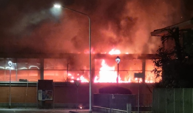 Grosso incendio alla Latteria Soresina