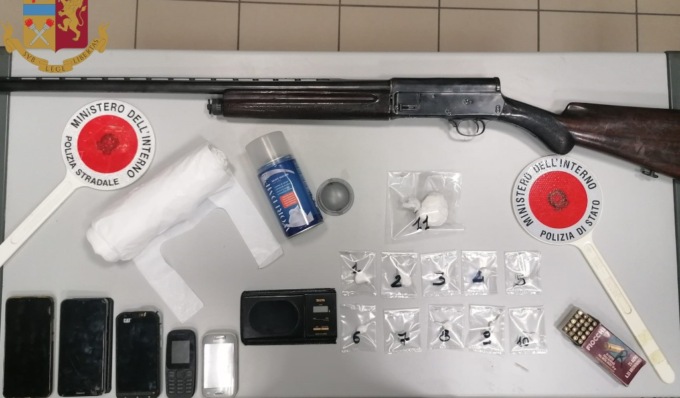 Cocaina nascosta nella bomboletta spray da barba, arrestato 60enne