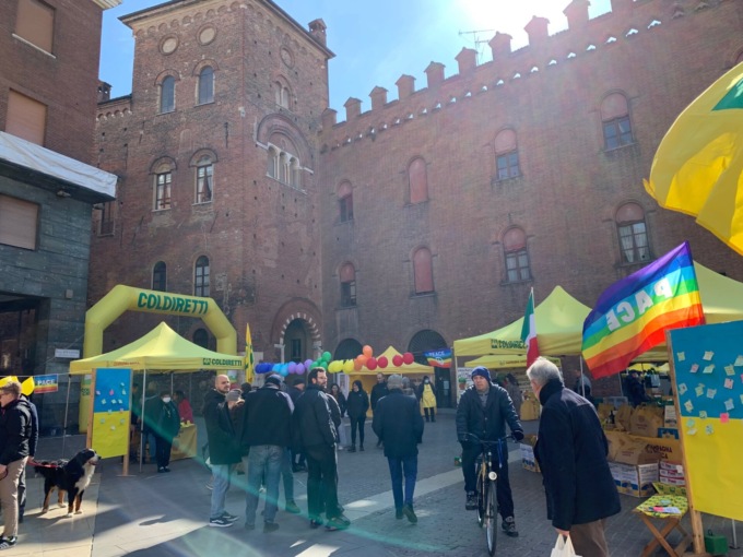 Grande partecipazione a Cremona per la spesa sospesa per l’Ucraina