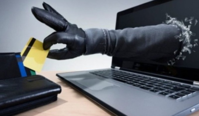 Truffe online e frode informatica: denunciati tre cittadini italiani