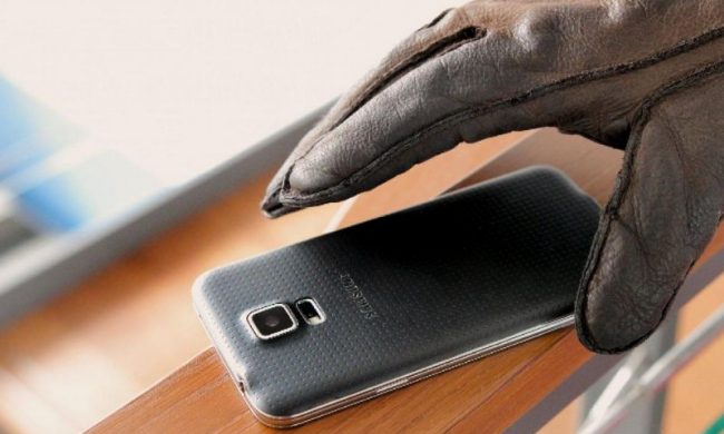 Ruba un cellulare in un bar di Soresina ma lo usa per telefonare e viene identificato