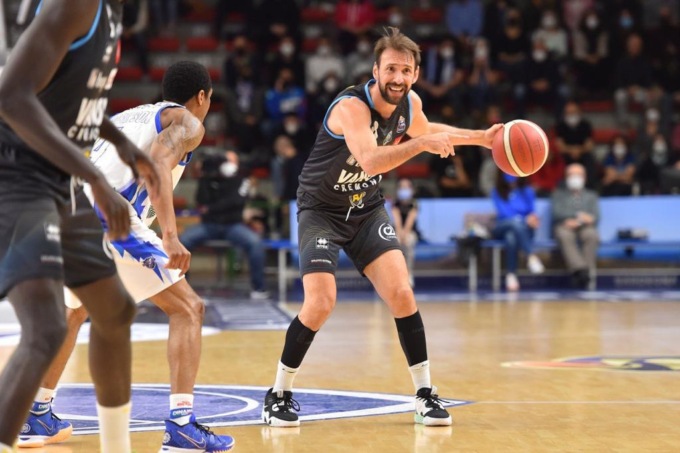 Ancora una sconfitta per la Vanoli Cremona, a Sassari vince la Dinamo 98-82