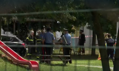 Cinque bambini e tre adulti ustionati all’asilo mentre cucinavano marshmallows: due in condizioni critiche