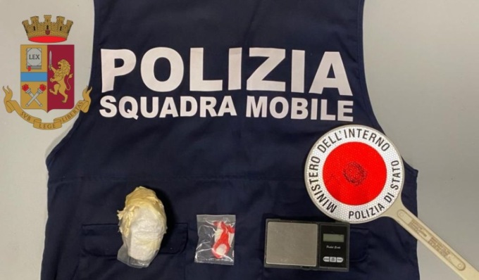 In manette spacciatrice cremonese: in casa 142 grammi di coca