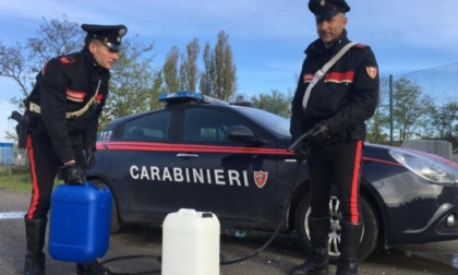 Ladri di gasolio in azione nella notte: via con 50 litri di carburante, ma vengono rintracciati e denunciati