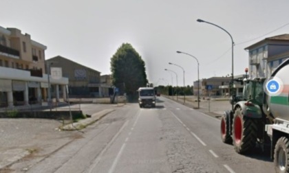 Bimbo di 4 anni sfugge alla mamma e viene investito da un tir: è gravissimo