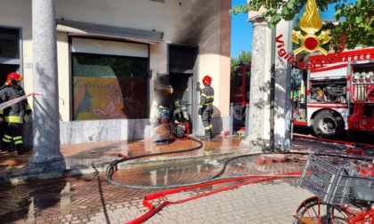 Spino d'Adda, grande paura per l'incendio che ha devastato il salone Estetica Marzia