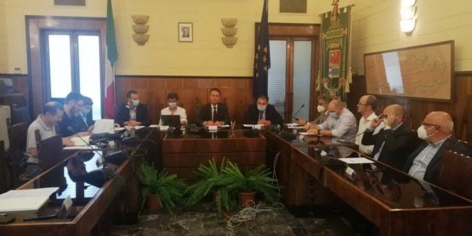 Emergenza idrica, riunione in Prefettura: le decisioni sugli usi civici dell’acqua per l’agricoltura