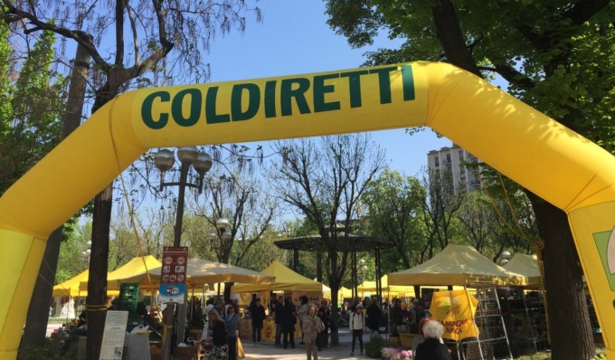 Street food contadino nel cuore della città ai giardini di piazza Roma