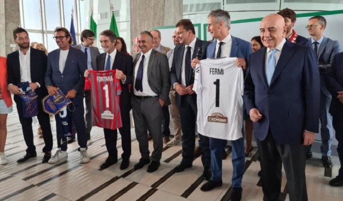 A Palazzo Pirelli premio speciale per la Cremonese neo promossa in Serie A