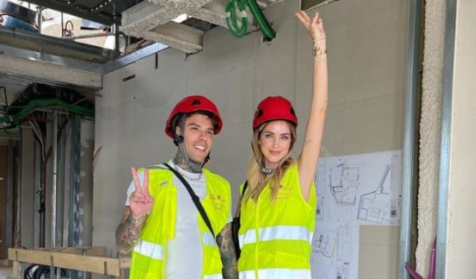 Chiara Ferragni e Fedez nel cantiere della nuova casa: attico a due piani e piscina condominiale