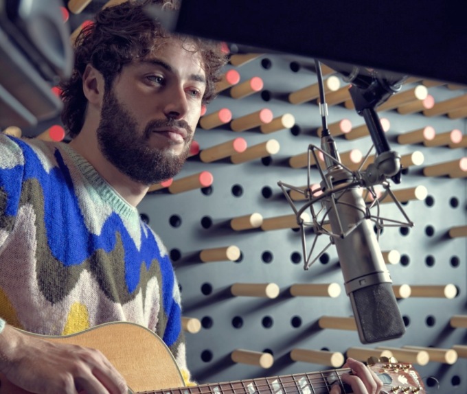 A scuola di musica con Riccardo Zanotti dei Pinguini Tattici Nucleari