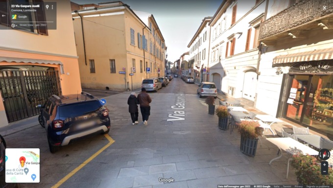 Anziano in stato confusionale soccorso e salvato dalla polizia
