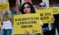 A Cremona un presidio di solidarietà alle donne iraniane per difendere il diritto alla protesta pacifica