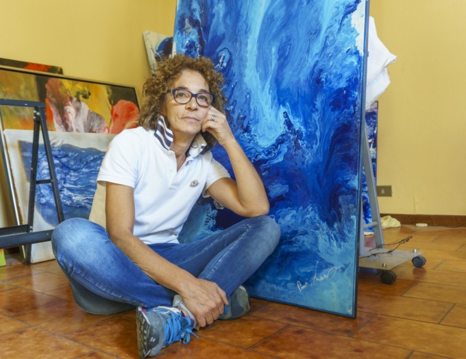 Debutta a Soncino la mostra dell’originale artista Laura Pozzi