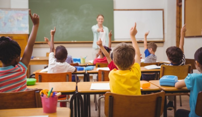 Spinto e strattonato un bambino alle elementari di Trigolo, i genitori querelano la maestra