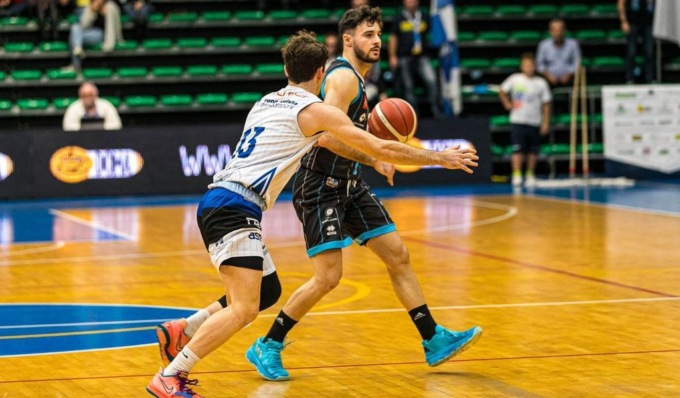 Quarta vittoria consecutiva per la Vanoli Cremona che vince a Latina 79-73
