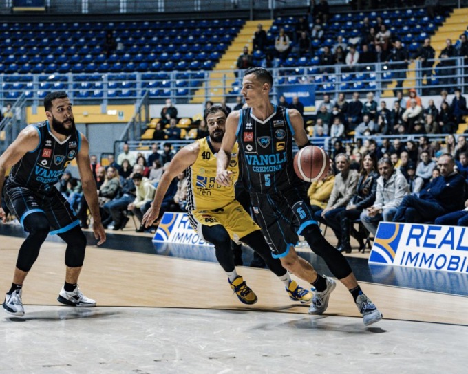 Prima sconfitta in campionato per la Vanoli Cremona, vince Torino 86-82