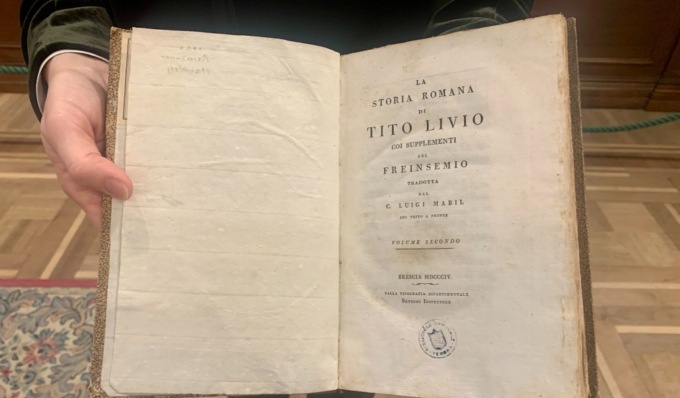 Libro del 1804 di proprietà del Comune di Verona ritrovato in una casa privata del Cremonese