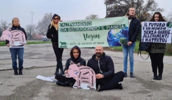 Iene Vegane annuncia un presidio alle Fiere Zootecniche Internazionali